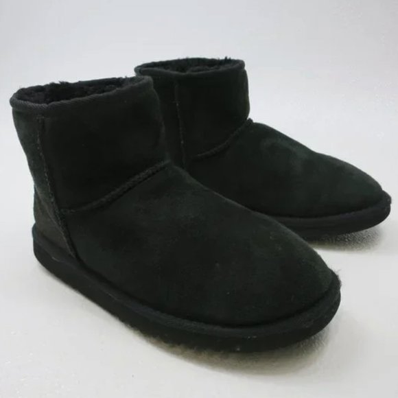 UGG Australia Classic Mini Black Boot 5854 Insulated 6